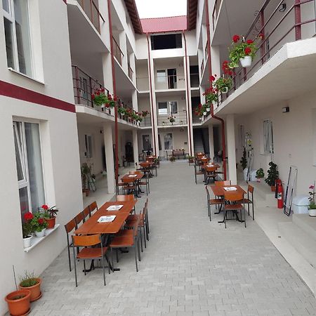 Evana House คอสติเนช ภายนอก รูปภาพ